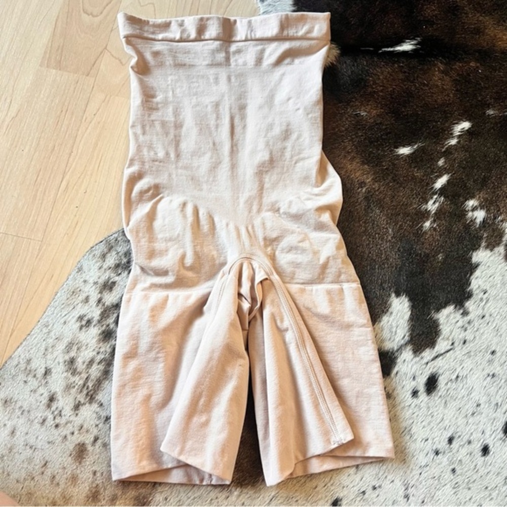 SPANX Seamless Higher Power Short Tan Shapewear Size Small - Picture 2 of 5
